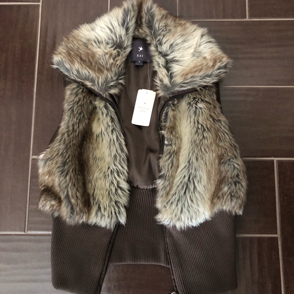 Vest.  Twenty one. Brown/cream